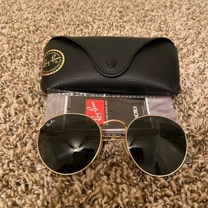 Round Ray-Bans